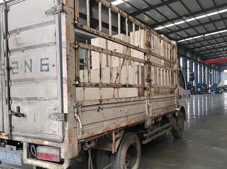 山东UG环球重工一批气动隔膜泵发货